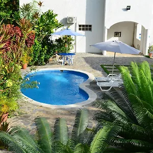  Apartment Trade Winds Vacation